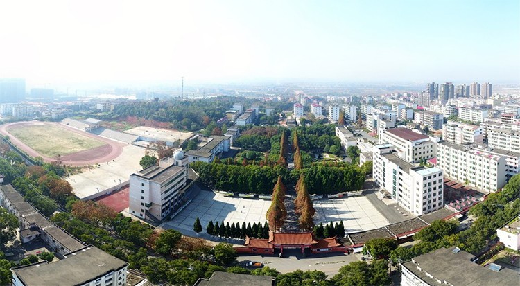 江西省吉水二中 